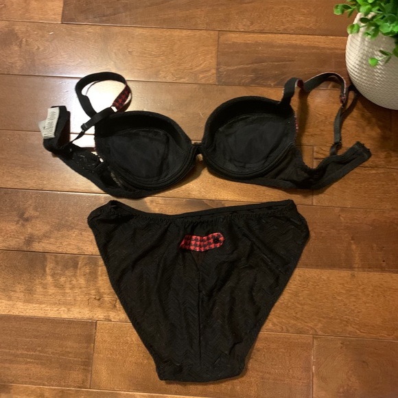 Aubade Paris Bra and Panties Set - Picture 2 of 3